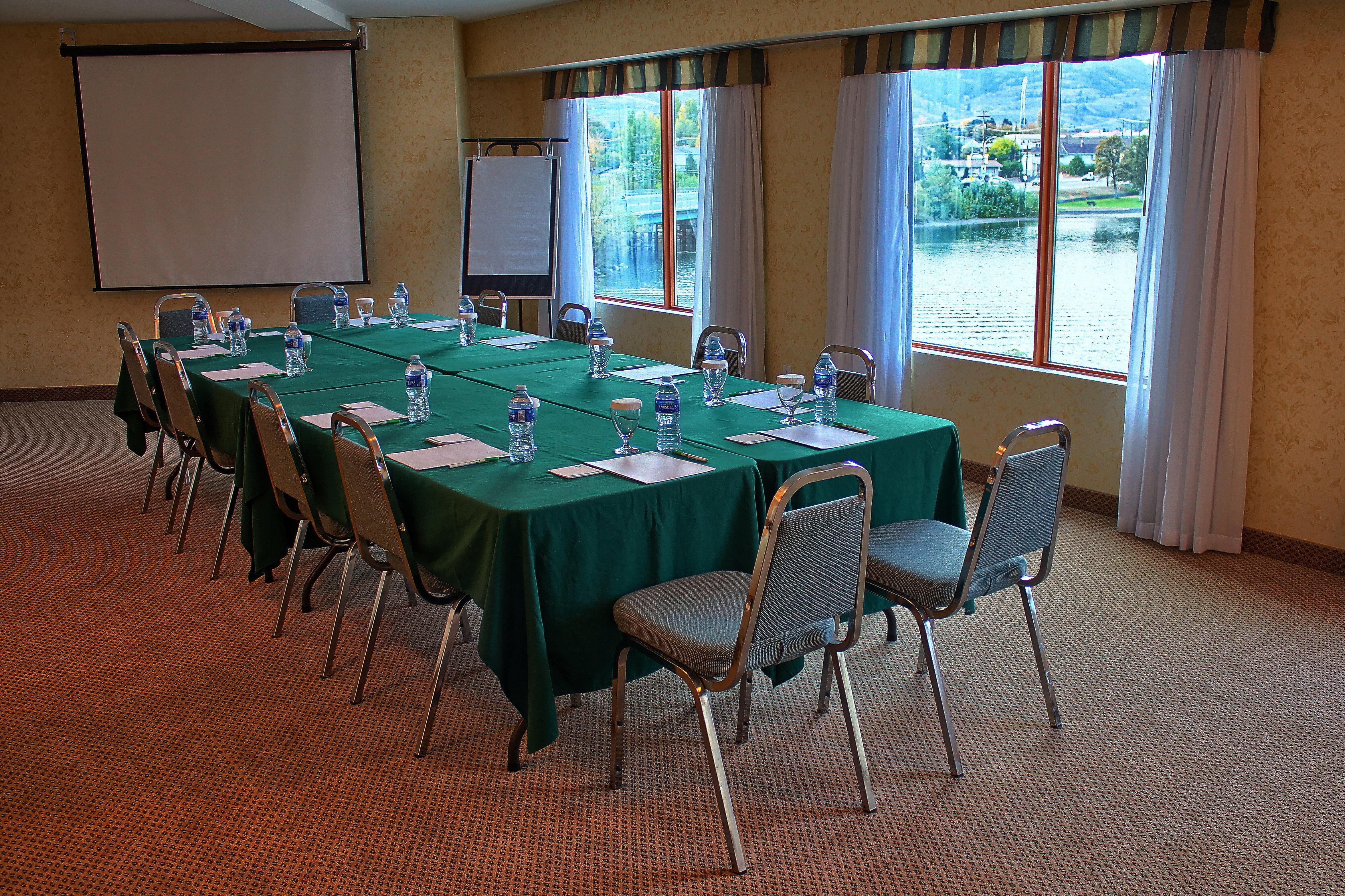 Holiday Inn Hotel & Suites Osoyoos By Ihg Buitenkant foto