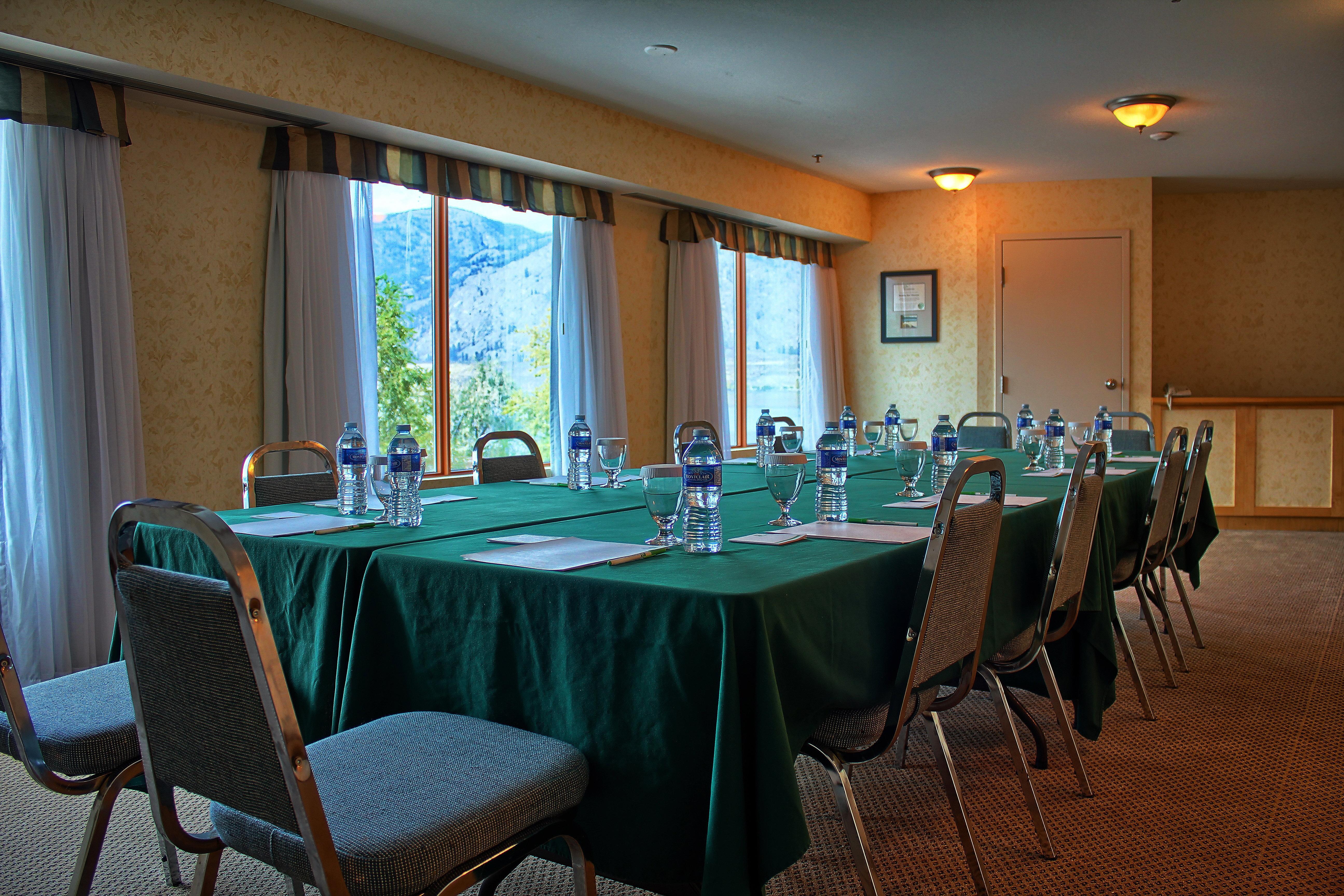 Holiday Inn Hotel & Suites Osoyoos By Ihg Buitenkant foto