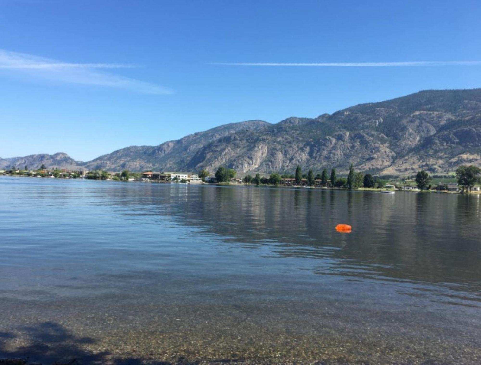 Holiday Inn Hotel & Suites Osoyoos By Ihg Buitenkant foto